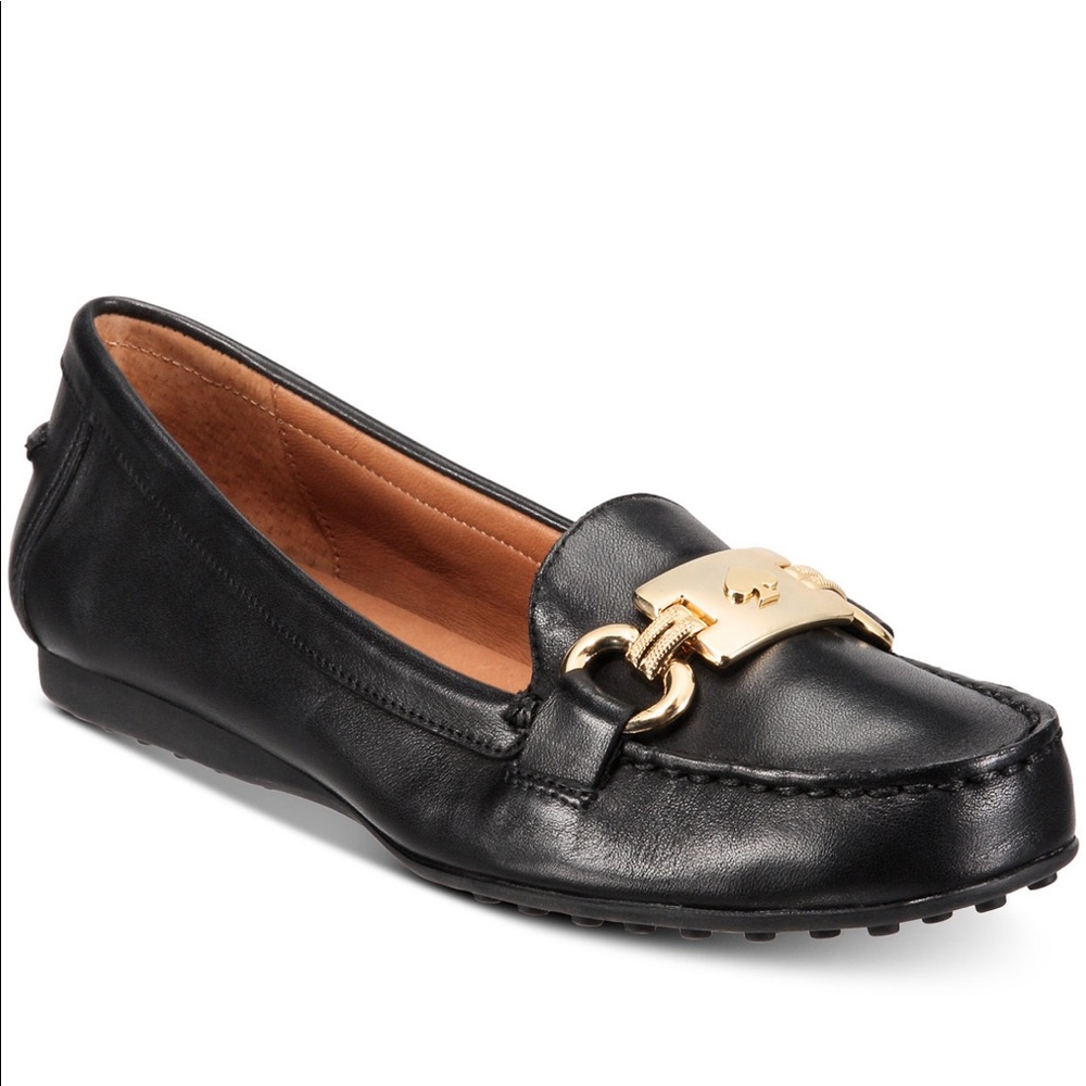Size 5.5 gently used Kate Spade carson flats. Comfortable and cute.
